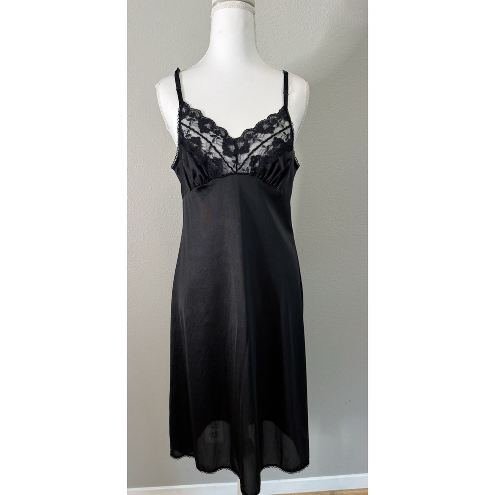 Vintage Hanes Her Way Black Nylon Lace Full Slip Dress Size 36 USA Lingerie